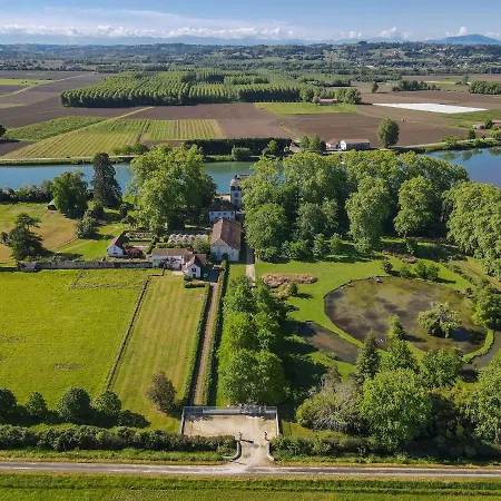 Chateau Du Bec Du Gave Couette-café 4*