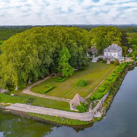 Chateau Du Bec Du Gave Couette-café 4*