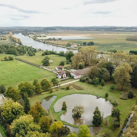 Chateau Du Bec Du Gave Couette-café 4*