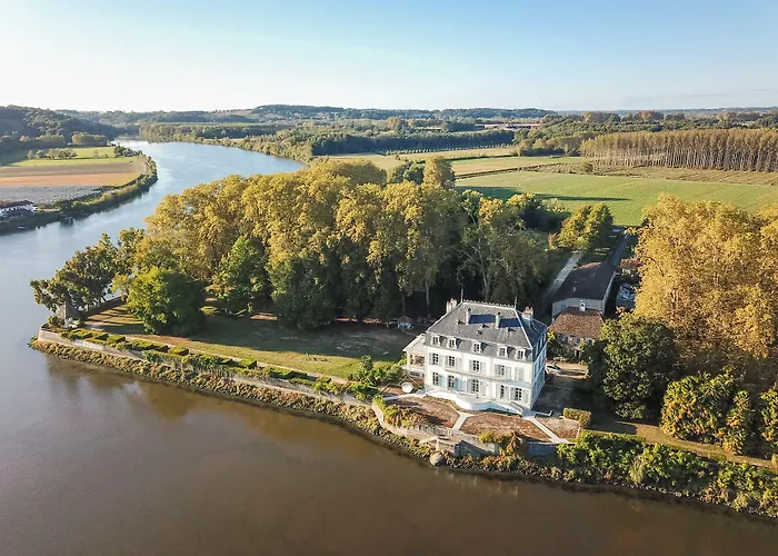 Chateau Du Bec Du Gave Couette-café